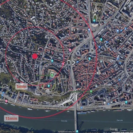 Cozyhome The Castle - Spacious, Quiet, High Ceiling דירה *