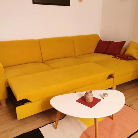 Cozyhome The Castle - Spacious, Quiet, High Ceiling * ברטיסלאבה