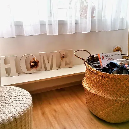 Cozyhome The Castle - Spacious, Quiet, High Ceiling Daire Bratislava