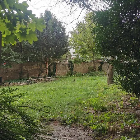 Cozyhome The Castle - Spacious, Quiet, High Ceiling