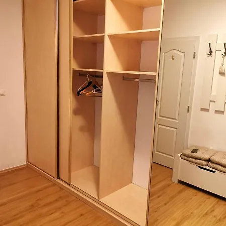 Daire Cozyhome The Castle - Spacious, Quiet, High Ceiling Bratislava