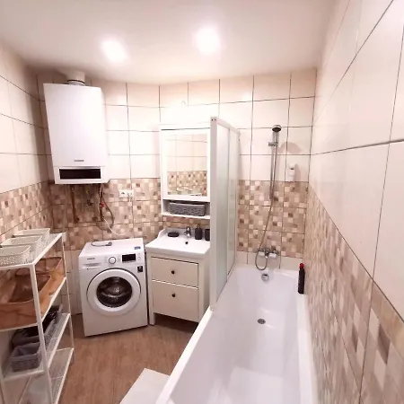 Cozyhome The Castle - Spacious, Quiet, High Ceiling * ברטיסלאבה