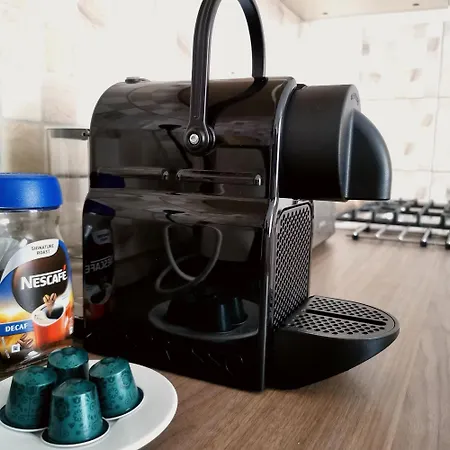 Cozyhome The Castle - Spacious, Quiet, High Ceiling